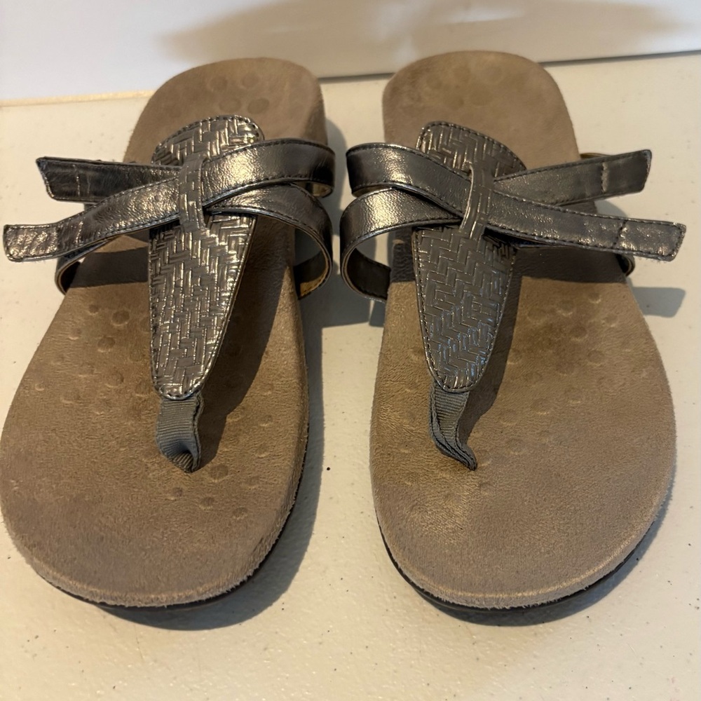 Vionic Karley Silver and Tan Sandals